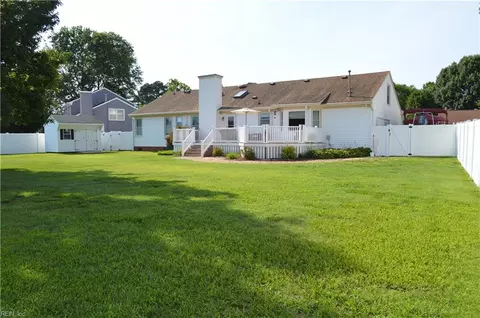 Exterior - 940 Saddleback Trail Rd, Chesapeake, VA 23322 photo 4 of 5