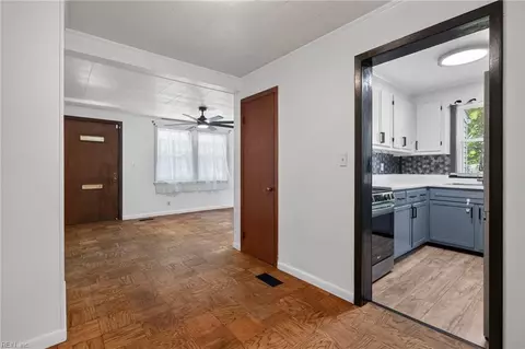 Entry Way - 4710 Lind St, Norfolk, VA 23513 photo 1 of 5