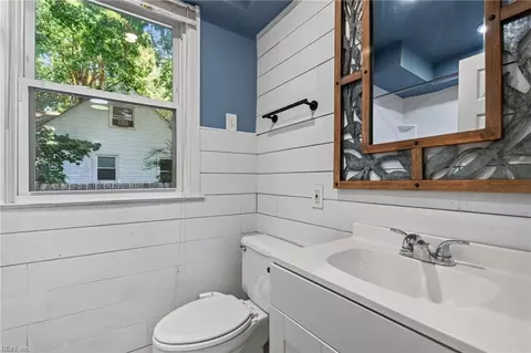 Bath - 4710 Lind St, Norfolk, VA 23513 photo 2 of 3