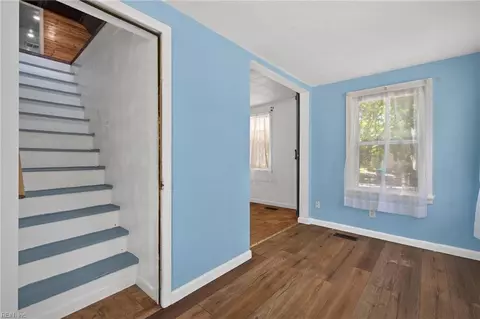 Entry Way - 4710 Lind St, Norfolk, VA 23513 photo 4 of 5