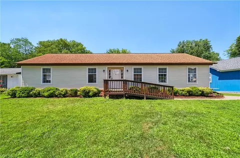 719 Mac Neil Dr, Newport News, VA 23602