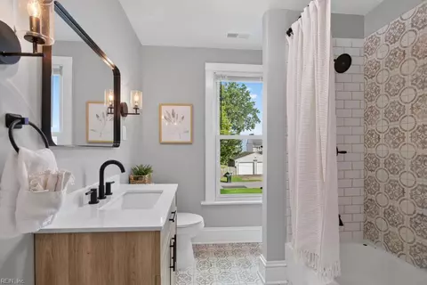 Bath - 1103 Blair Ave, Hampton, VA 23661 photo 1 of 3