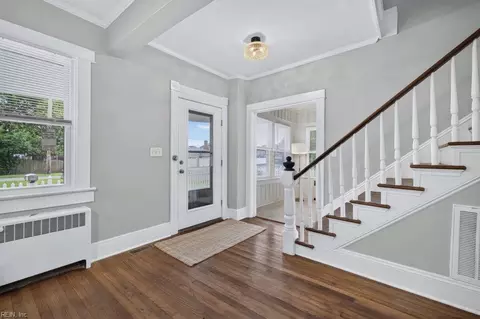 Entry Way - 1103 Blair Ave, Hampton, VA 23661 photo 3 of 5
