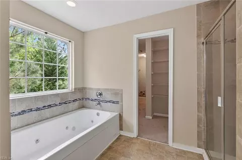 Bath - 2147 Redgate Dr, Suffolk, VA 23434 photo 2 of 3