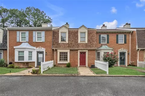 1204 Cedar Mill Sq, Chesapeake, VA 23320