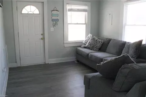 1114 N Mallory St, Hampton, VA 23663 photo 2