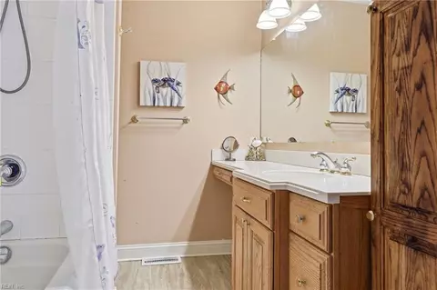 Bath - 34079 Seaside Rd, Painter, VA 23420 photo 3 of 5