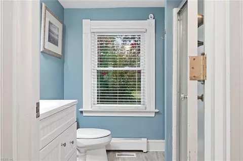 Bath - 34079 Seaside Rd, Painter, VA 23420 photo 2 of 5