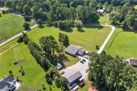 View/Area - 1908 Benefit Rd, Chesapeake, VA 23322 photo 1 of 2