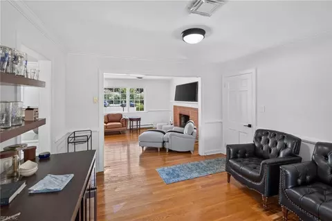 Living - 341 Wrexham Ct, Hampton, VA 23669 photo 3 of 3