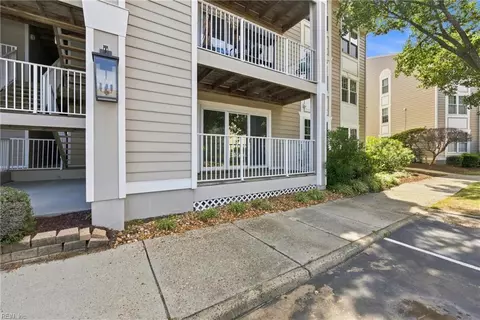 Exterior - 2204 Lesner Cres #101, Virginia Beach, VA 23451 photo 3 of 4