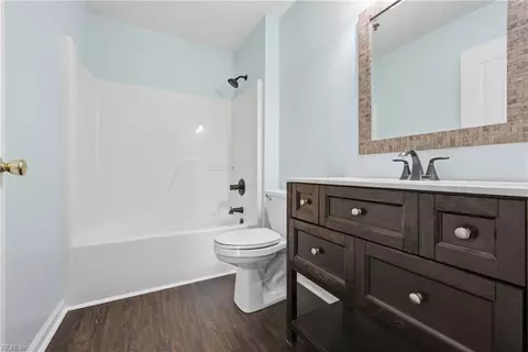 Bath - 2204 Lesner Cres #101, Virginia Beach, VA 23451 photo 1 of 2