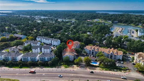 View/Area - 2204 Lesner Cres #101, Virginia Beach, VA 23451 photo 3 of 8