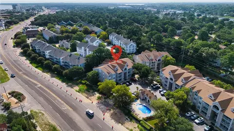 View/Area - 2204 Lesner Cres #101, Virginia Beach, VA 23451 photo 5 of 8