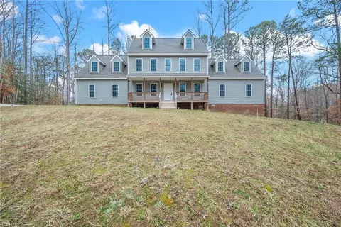 4 Pasture Cir, Williamsburg, VA 23188