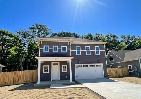 709 Crestfield Dr, Chesapeake, VA 23320