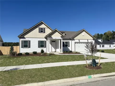 724 Crestfield Dr, Chesapeake, VA 23320