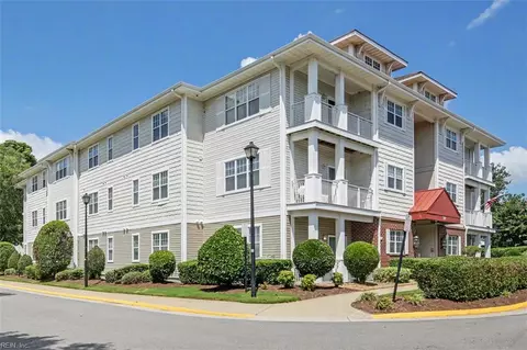 5300 Warminster Dr #101, Virginia Beach, VA 23455