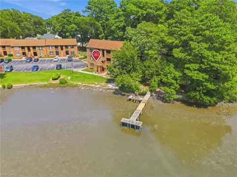 4713 Race St, Portsmouth, VA 23707