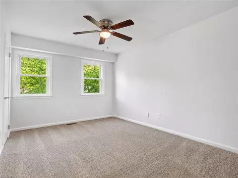 Bedroom - 33 Edgemont Dr, Hampton, VA 23666 photo 2 of 4