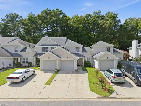 852 Royal Grove Ty Ct, Chesapeake, VA 23320
