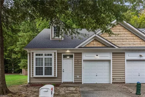 401 Dorothy Dr, Yorktown, VA 23692