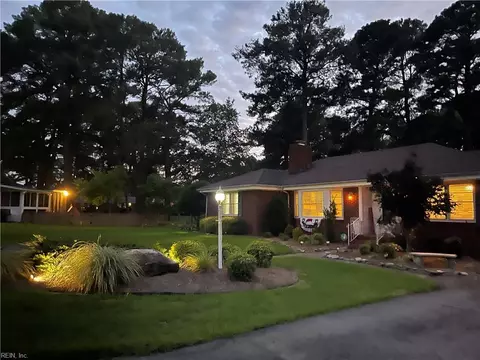 5225 Amherst Dr, Portsmouth, VA 23703