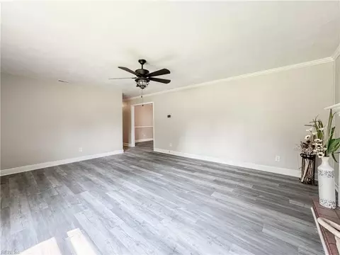 Living - 2948 Tyre Neck Rd, Chesapeake, VA 23321 photo 4 of 5