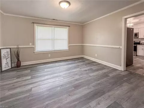 Living - 2948 Tyre Neck Rd, Chesapeake, VA 23321 photo 5 of 5