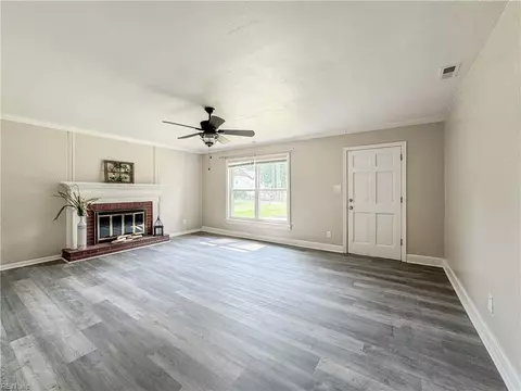 Living - 2948 Tyre Neck Rd, Chesapeake, VA 23321 photo 1 of 5