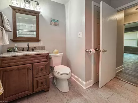 Bath - 2948 Tyre Neck Rd, Chesapeake, VA 23321 photo 3 of 4