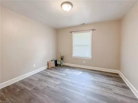 Bedroom - 2948 Tyre Neck Rd, Chesapeake, VA 23321 photo 3 of 4