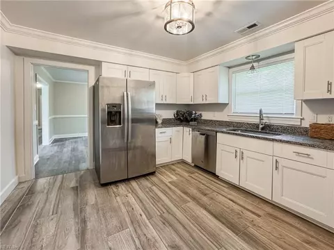 Kitchen - 2948 Tyre Neck Rd, Chesapeake, VA 23321 photo 2 of 3