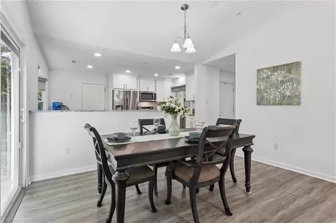 Dining - 9 Westmont Dr, Hampton, VA 23666 photo 3 of 3