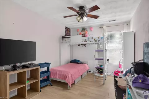 Bedroom - 2000 Paramont Ave, Chesapeake, VA 23320 photo 3 of 4