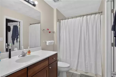 Bath - 2000 Paramont Ave, Chesapeake, VA 23320 photo 1 of 2
