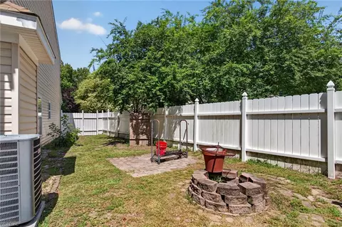 Exterior - 2000 Paramont Ave, Chesapeake, VA 23320 photo 1 of 4