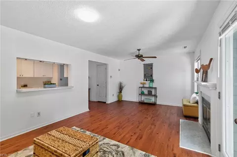 Living - 69 Madison Chse Chase, Hampton, VA 23666 photo 4 of 5