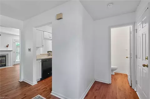 Entry Way - 69 Madison Chse Chase, Hampton, VA 23666 photo 2 of 3