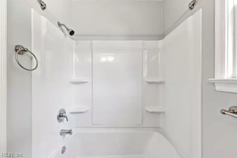 Bath - 5812 Beechwalk Dr, Virginia Beach, VA 23464 photo 3 of 3