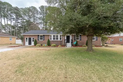 413 Bobby Jones Dr, Portsmouth, VA 23701