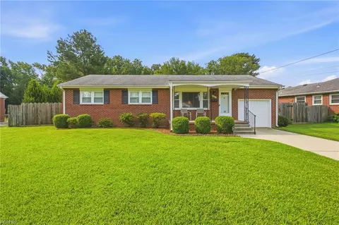 5445 Shadowwood Dr, Virginia Beach, VA 23455