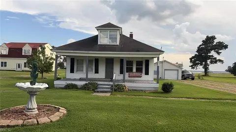1978 Jenkins Neck Rd, Hayes, VA 23072