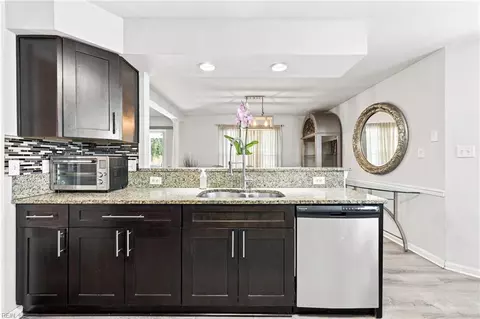 2990 Sugar Maple Dr, Virginia Beach, VA 23453