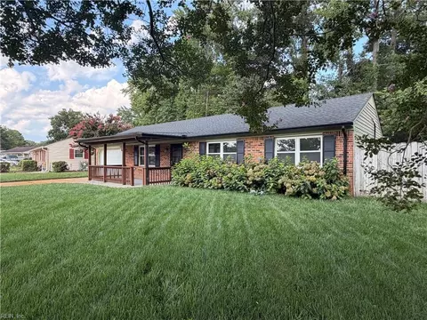 400 Courtney Arch Arch, Virginia Beach, VA 23452