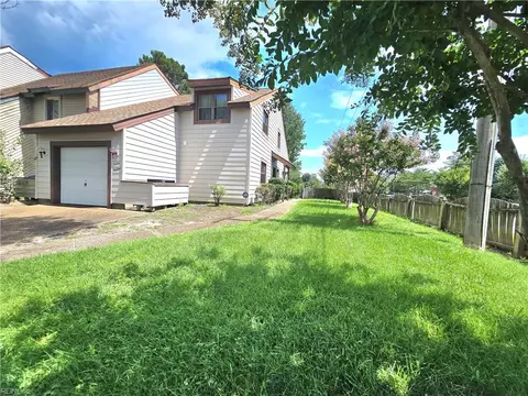 719 Lord Byron Dr, Virginia Beach, VA 23452