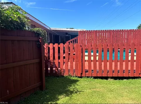 Exterior - 2970 Murray Ave, Norfolk, VA 23518 photo 6 of 7