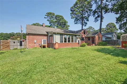 Exterior - 12 Pine Cone Dr, Hampton, VA 23669 photo 5 of 6