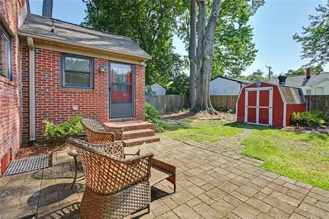 Exterior - 12 Pine Cone Dr, Hampton, VA 23669 photo 3 of 6