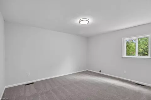 Bedroom - 56 Banister Dr, Hampton, VA 23666 photo 3 of 11